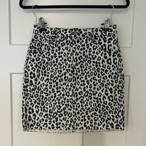 &Denim H&M White and Black Leopard Print Denim Skirt Size 6